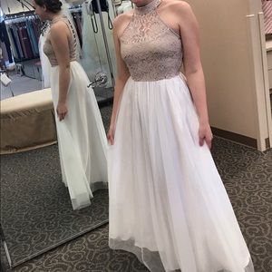 Beautiful David’s Bridal formal prom dress!